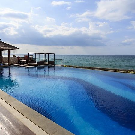 Hotel On The Rock Kupang  Exterior photo