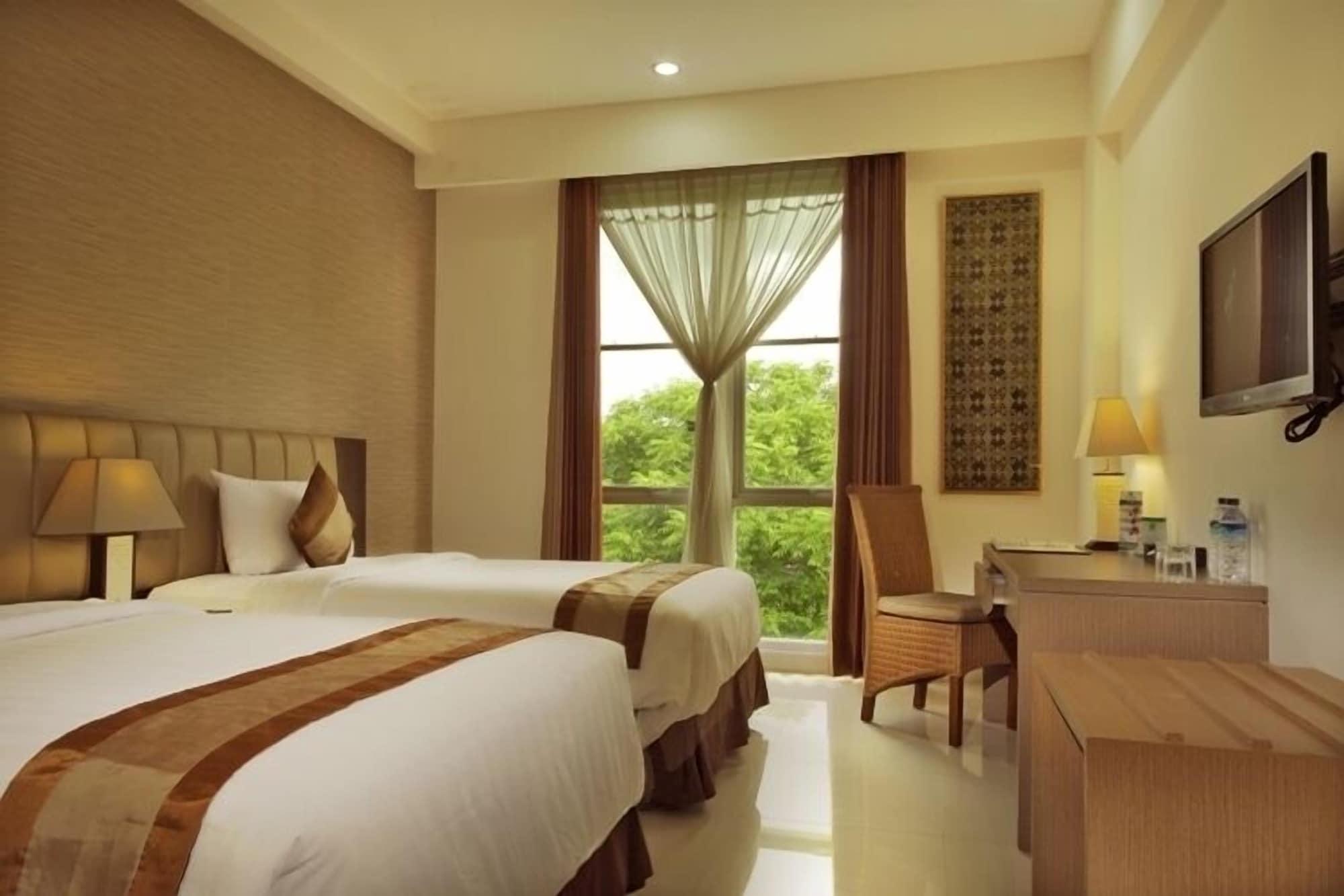 Hotel On The Rock Kupang  Exterior photo