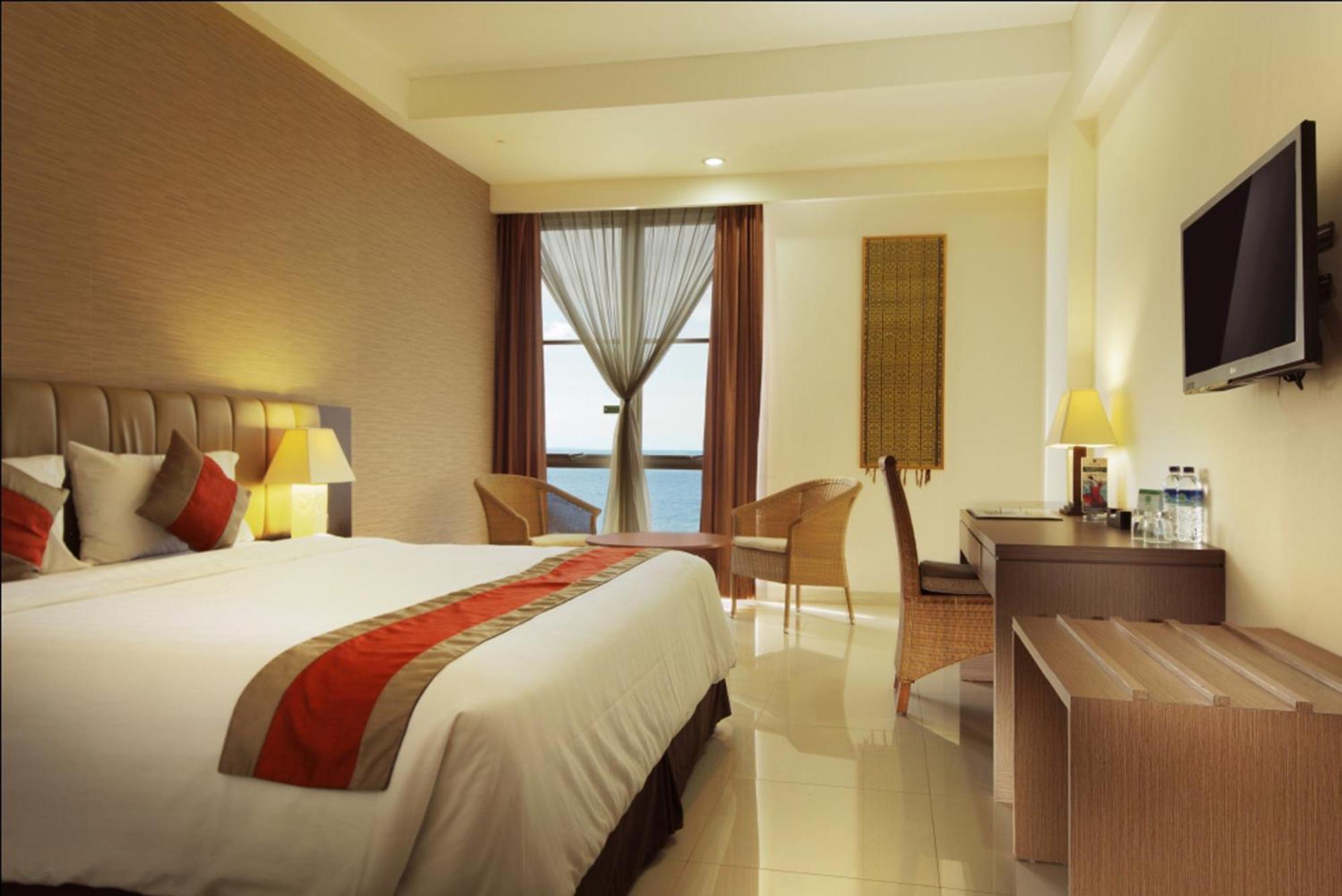 Hotel On The Rock Kupang  Exterior photo