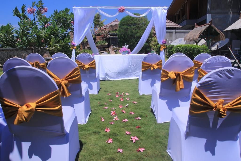 Hotel On The Rock Kupang  Exterior photo