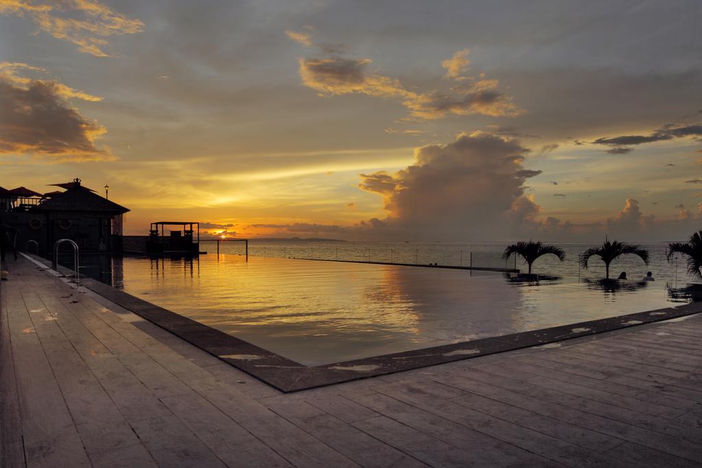 Hotel On The Rock Kupang  Exterior photo